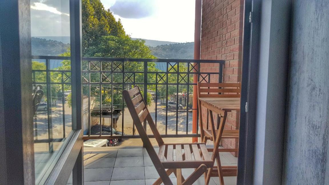 Your Home In Tbilisi: Cosy Stay In The Old City Экстерьер фото